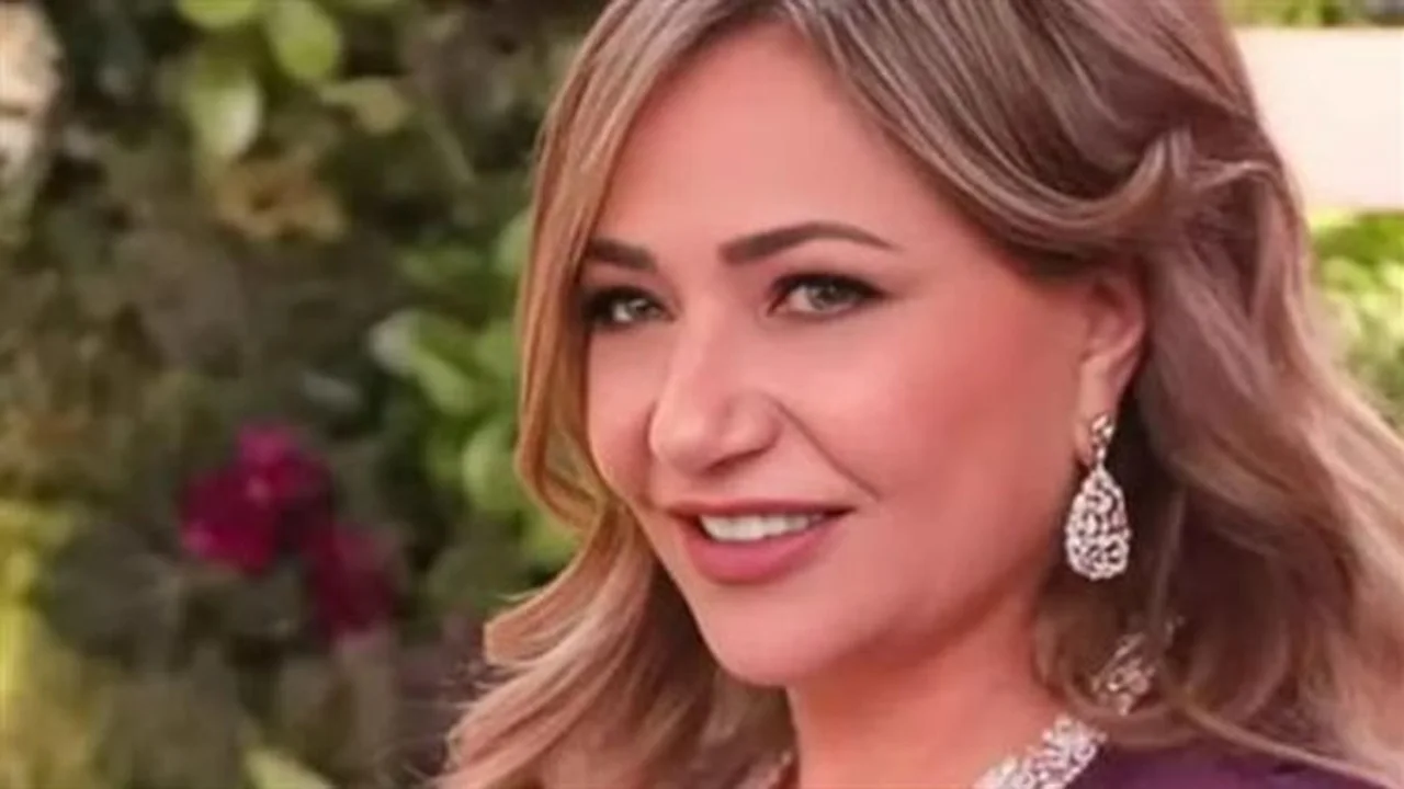 إطلالة عائلية.. ليلى علوي تشارك جمهورها لحظات خاصة من فيلمها الجديد